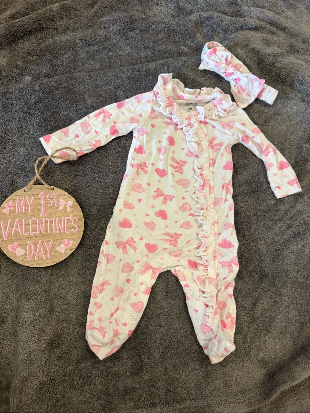 Baby’s First Valentines Day Outfit Bundle